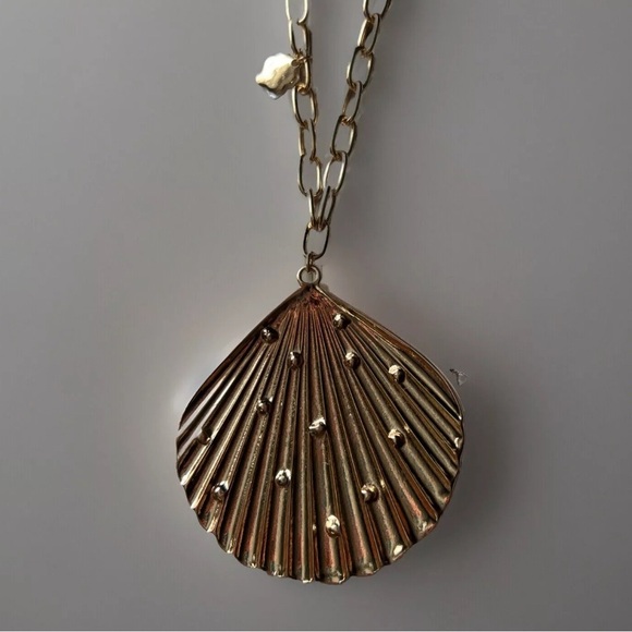 Betsey Johnson Necklace Sea Shell Flower Pendant Chain Clam Gold Tone - Picture 3 of 7